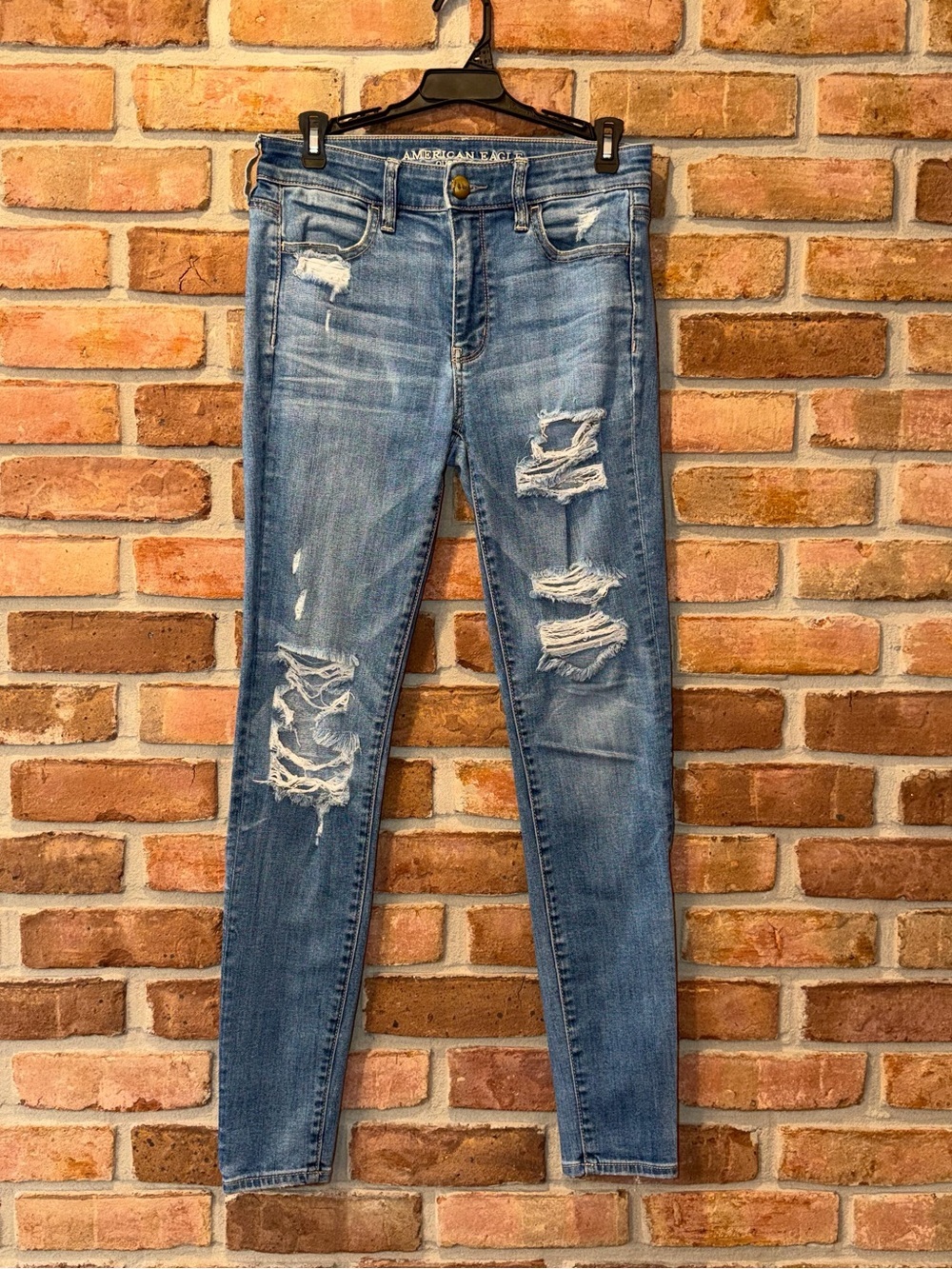 American Eagle Distressed Jeans – Women’s Size 4